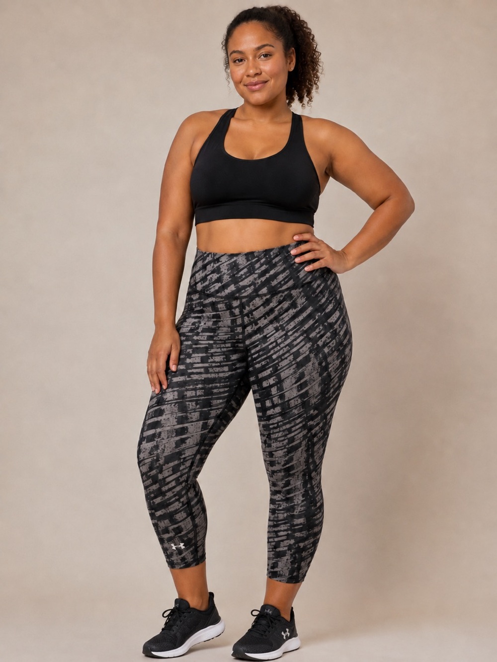 Under Armour HeatGear Women’s Large Compression Capri Leggings Gray Black Print
